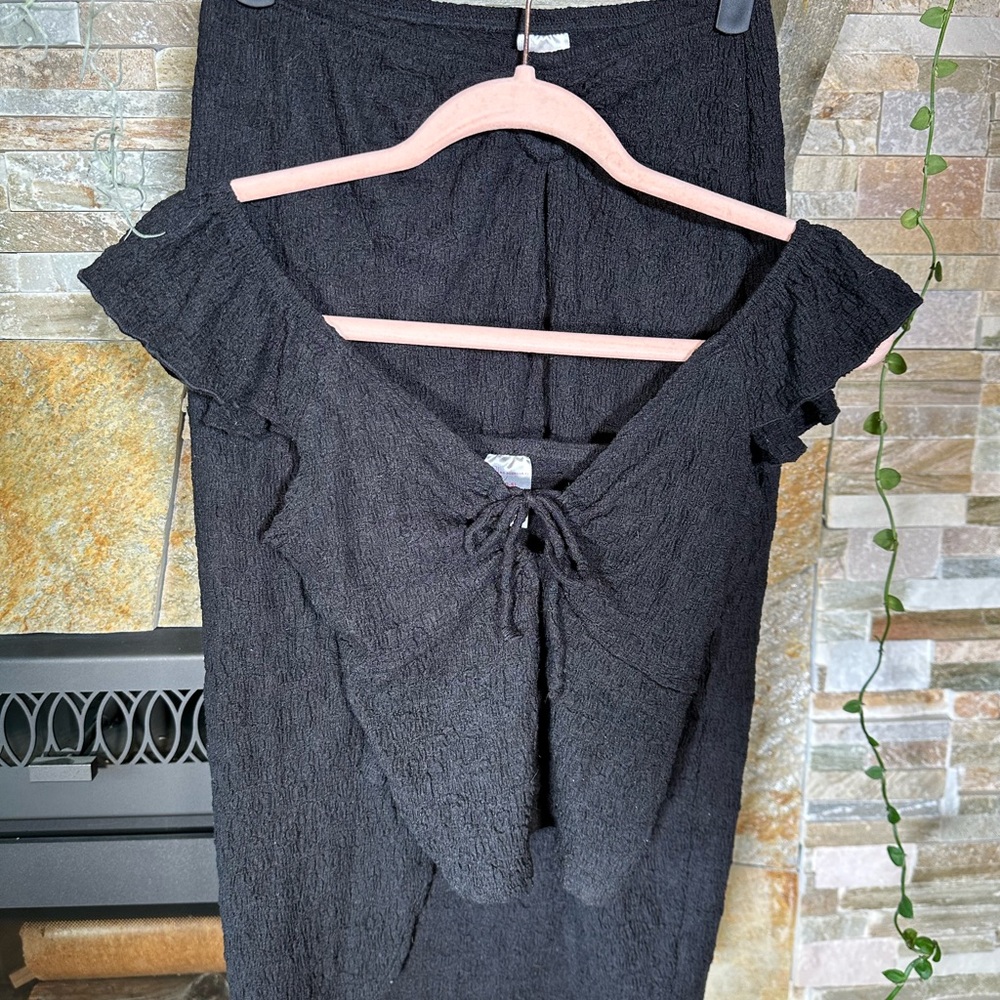 NWOT Black Frilly Skirt & Crop Top Set Small - Perfect for Summer Vacay!